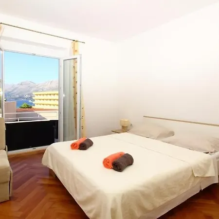 Dubreta Apartment