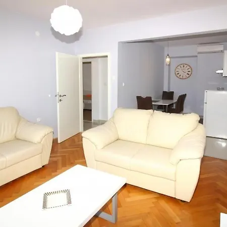 Apartment Dubreta