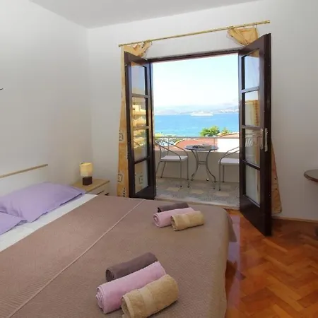 Dubreta Apartment
