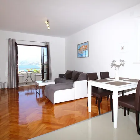 Apartment Dubreta