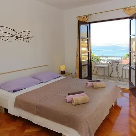 Dubreta Apartment